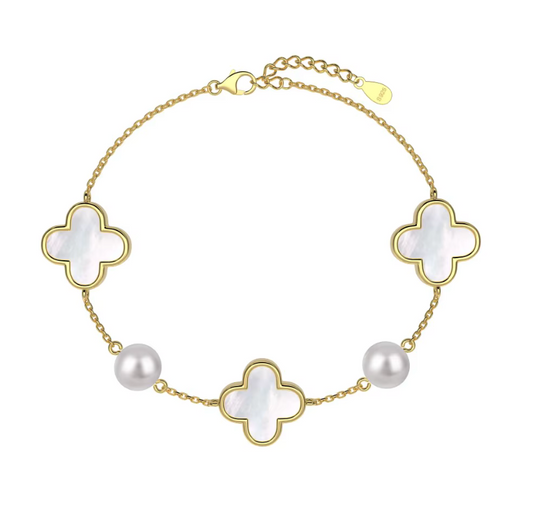 The Lizz pearl and clover bracelet gold plated